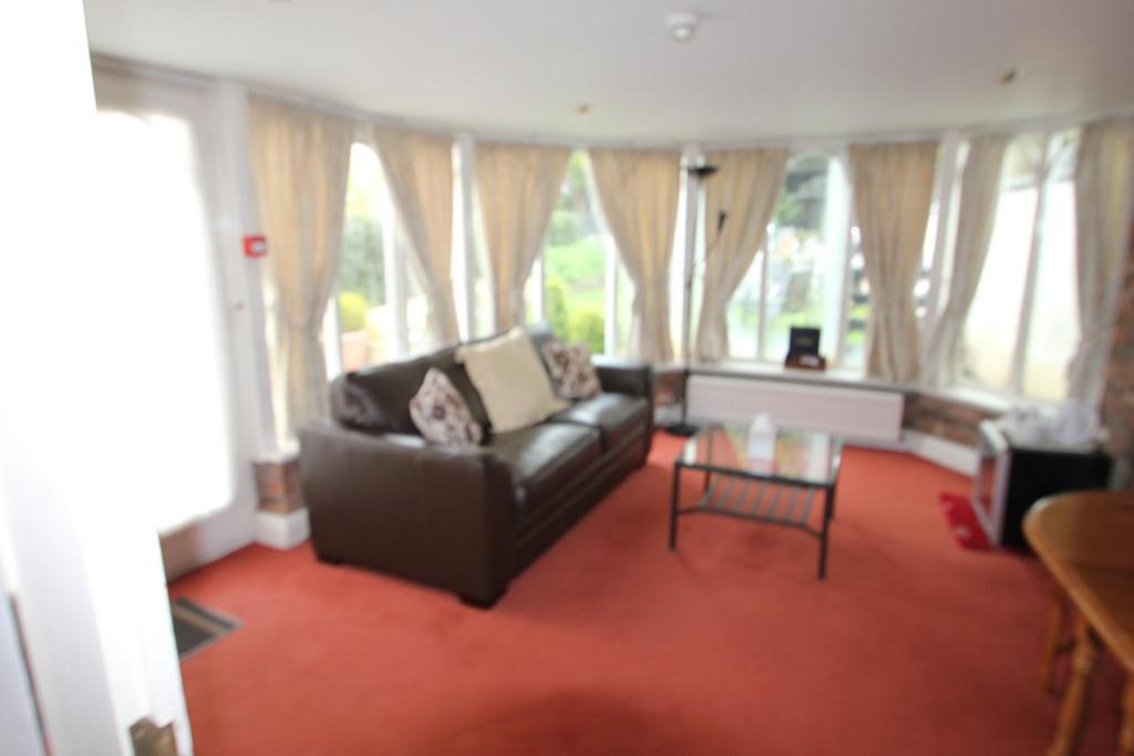 Longview Hotel Knutsford Quarto foto